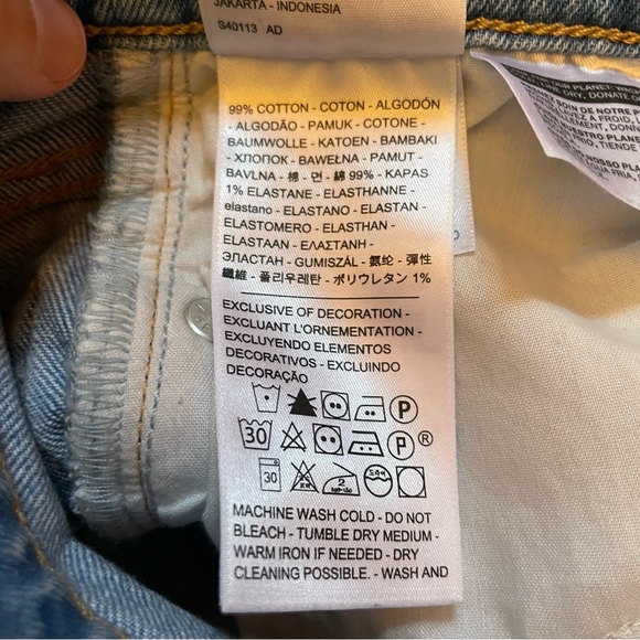 Levi’s Wedgie Straight Light Wash Denim Jeans with Raw Hem size 23 - Picture 15 of 17